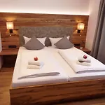 Hotel Deva Alpenglueck 3*