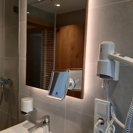 Szálloda Deva Alpenglueck Schneizlreuth